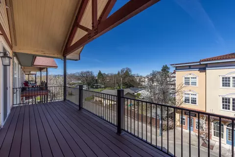 198 Johnson St, Windsor, CA 95492 photo 5