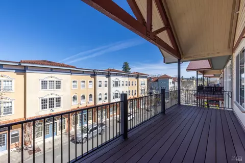 198 Johnson St, Windsor, CA 95492 photo 4