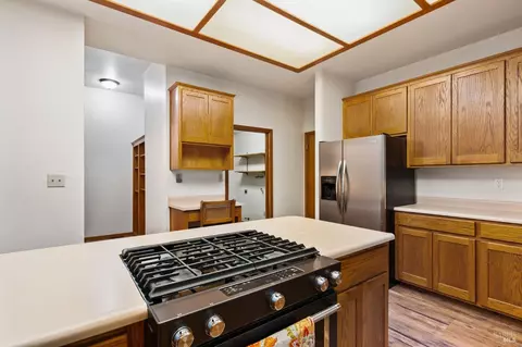Kitchen - 24228 Lilac Rd, Willits, CA 95490 photo 4 of 5