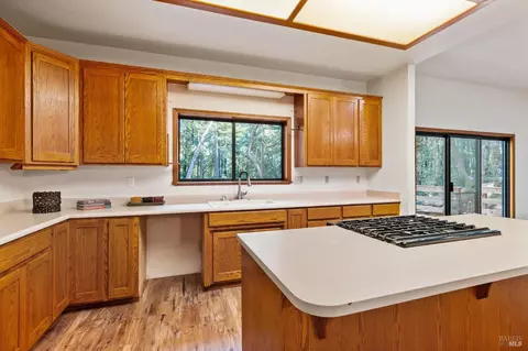 Kitchen - 24228 Lilac Rd, Willits, CA 95490 photo 3 of 5