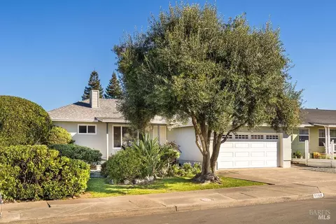 1108 London Way, Napa, CA 94559