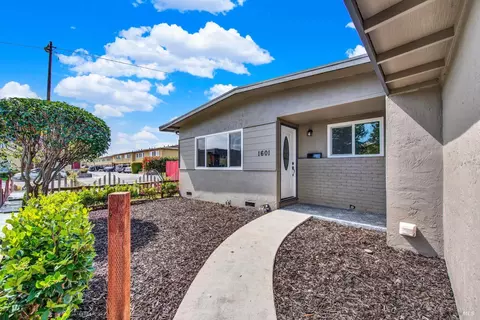 1601 Flamingo Dr, Fairfield, CA 94533