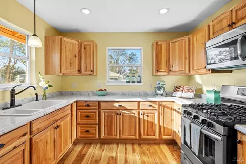 9011 Donald St, Graton, CA 95444
