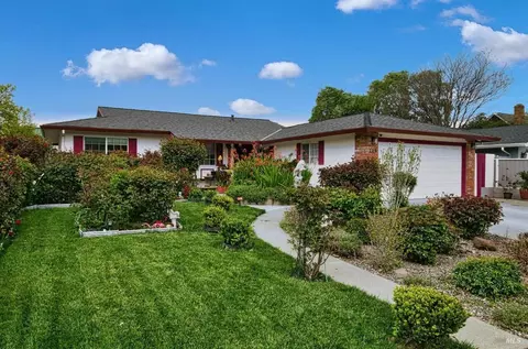 124 Berryessa Dr, Vacaville, CA 95687