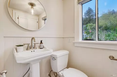 Bath - 93 Lovell Ave, Mill Valley, CA 94941 photo 3 of 6