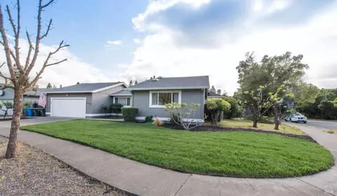 4722 Tarton Dr, Santa Rosa, CA 95405