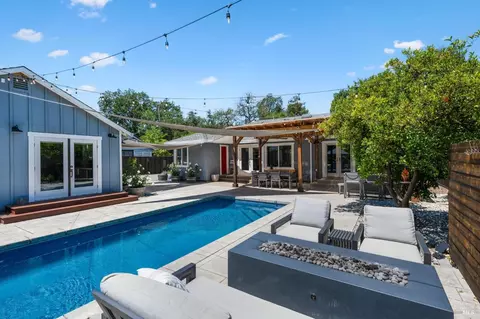 99 Lile Ln, Cloverdale, CA 95425