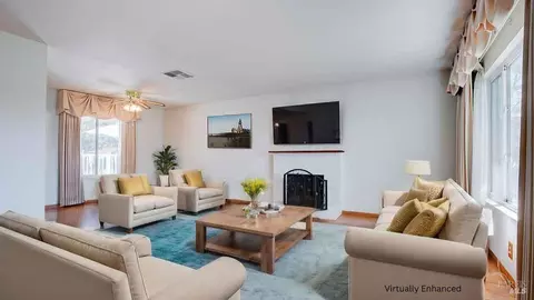 Living - 156 Lakewood Ave, Vallejo, CA 94591 photo 1 of 3