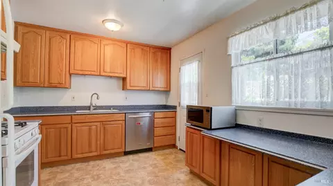 Kitchen - 156 Lakewood Ave, Vallejo, CA 94591 photo 3 of 4