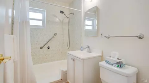Bath - 156 Lakewood Ave, Vallejo, CA 94591 photo 1 of 1