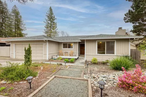 655 Montclair Dr, Santa Rosa, CA 95409