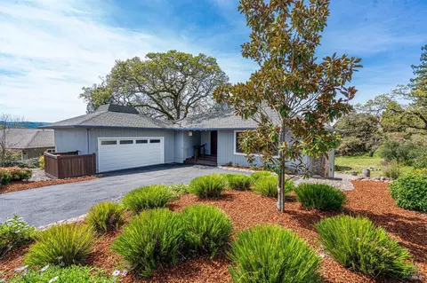 1717 San Ramon Way, Santa Rosa, CA 95409