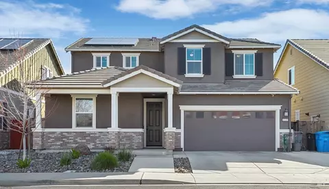 1245 Columbia Dr, Dixon, CA 95620