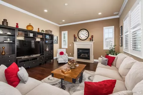 Living - 19 Avocet Ct, Novato, CA 94949 photo 3 of 5