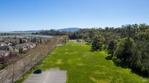 View/Area - 19 Avocet Ct, Novato, CA 94949 photo 3 of 5