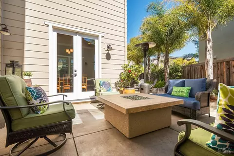 Exterior - 19 Avocet Ct, Novato, CA 94949 photo 5 of 21