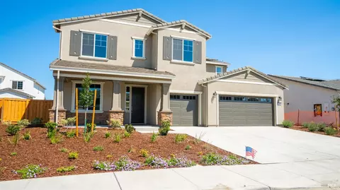 445 Vanderbilt Dr, Dixon, CA 95620