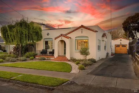 609 4th St, Petaluma, CA 94952