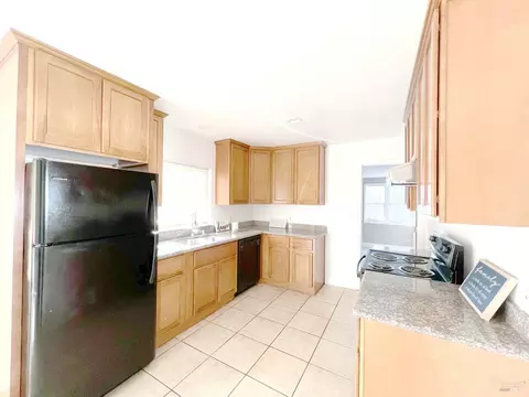 Kitchen - 201 El Sendero St, Vallejo, CA 94589 photo 4 of 5