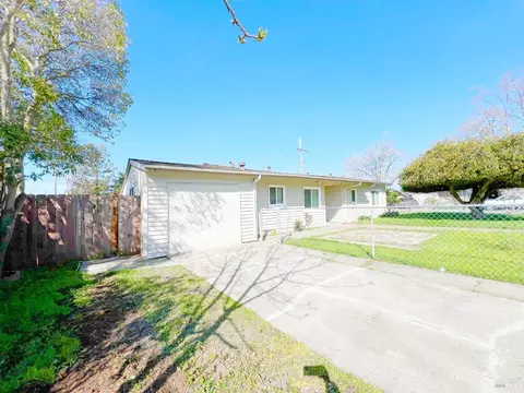 Exterior - 201 El Sendero St, Vallejo, CA 94589 photo 2 of 7