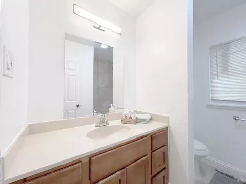 Bath - 201 El Sendero St, Vallejo, CA 94589 photo 2 of 5