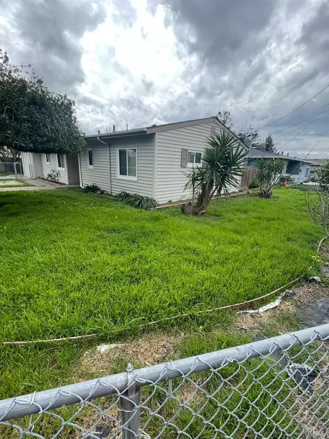 Exterior - 201 El Sendero St, Vallejo, CA 94589 photo 6 of 7