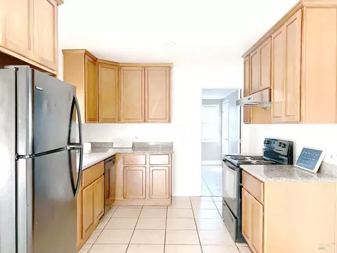 Kitchen - 201 El Sendero St, Vallejo, CA 94589 photo 2 of 5
