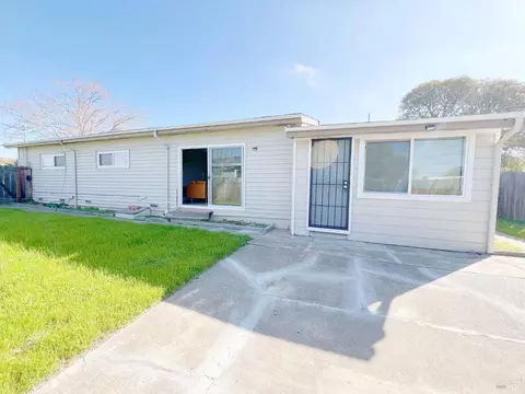 Exterior - 201 El Sendero St, Vallejo, CA 94589 photo 5 of 7