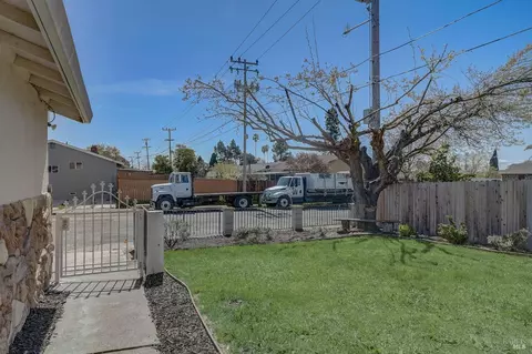 Exterior - 1818 Alice Dr, Vallejo, CA 94589 photo 12 of 14
