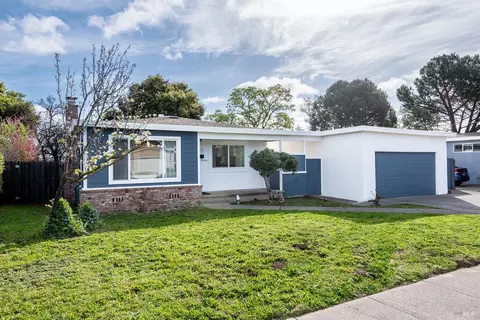 1382 Donna St, Novato, CA 94947