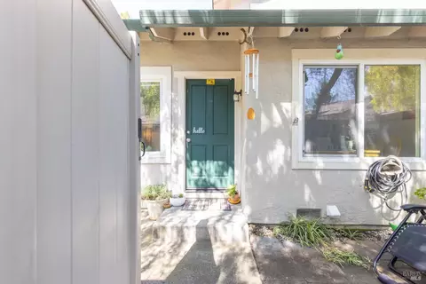 6613 Meadow Pines Ave, Rohnert Park, CA 94928