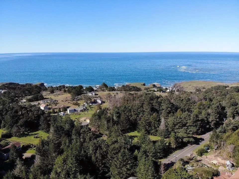 46611 Iversen Ln, Gualala, CA 95445 20 Photos Movoto