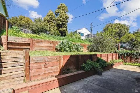 Exterior - 214 B St, Vallejo, CA 94590 photo 4 of 7
