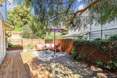 Exterior - 214 B St, Vallejo, CA 94590 photo 3 of 7