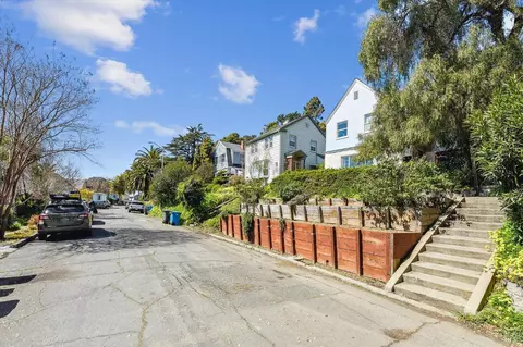 View/Area - 214 B St, Vallejo, CA 94590 photo 2 of 2