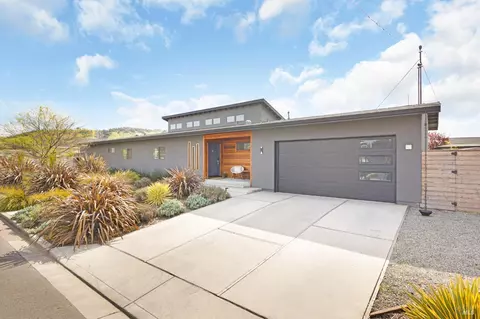 50 Brighton Ct, Santa Rosa, CA 95403