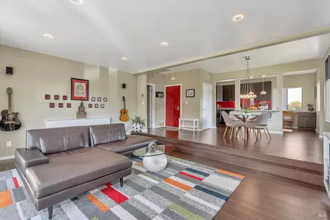 20 Corte Oriental, Greenbrae, CA 94904