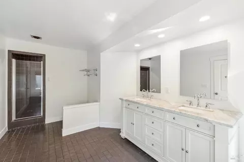 Bath - 440 E Macarthur St, Sonoma, CA 95476 photo 1 of 5