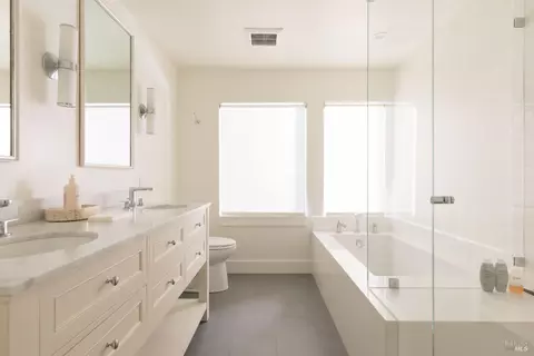 Bath - 470 E Napa St, Sonoma, CA 95476 photo 3 of 4