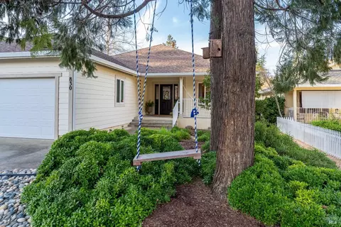 830 Cypress Ave, Ukiah, CA 95482 photo 2