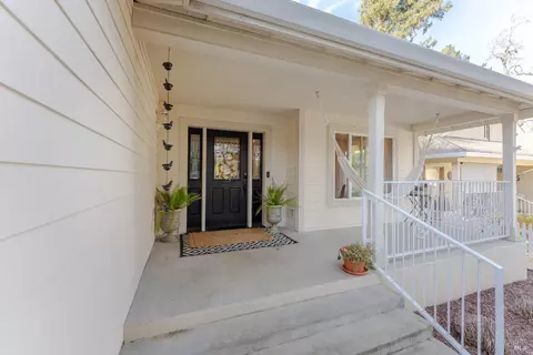 830 Cypress Ave, Ukiah, CA 95482 photo 3