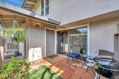 215 Roundtree Way, San Rafael, CA 94903