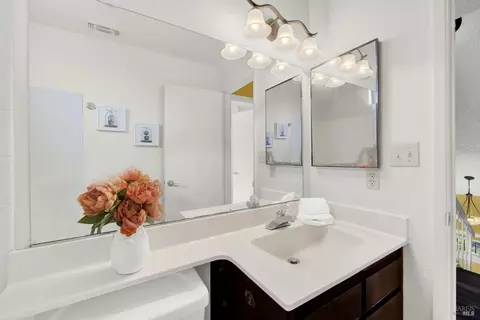 Bath - 59 Del Prado Cir, Fairfield, CA 94533 photo 7 of 11