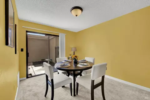 Dining - 59 Del Prado Cir, Fairfield, CA 94533 photo 1 of 4