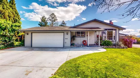 1324 Saint Francis Dr, Petaluma, CA 94954
