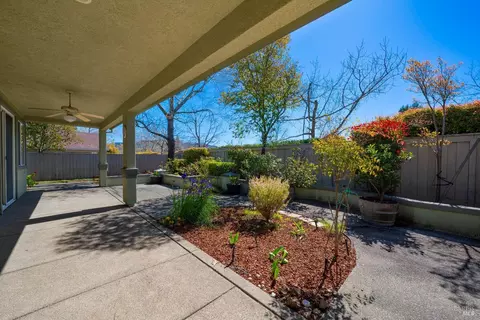 Exterior - 215 Red Mountain Dr, Cloverdale, CA 95425 photo 2 of 13
