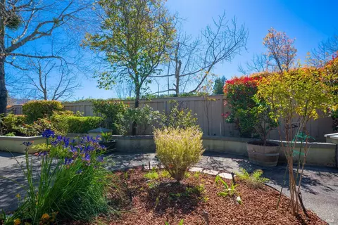 Exterior - 215 Red Mountain Dr, Cloverdale, CA 95425 photo 3 of 13