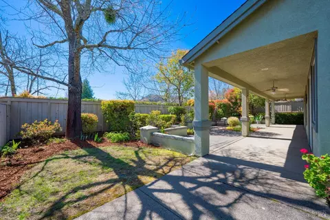Exterior - 215 Red Mountain Dr, Cloverdale, CA 95425 photo 7 of 13