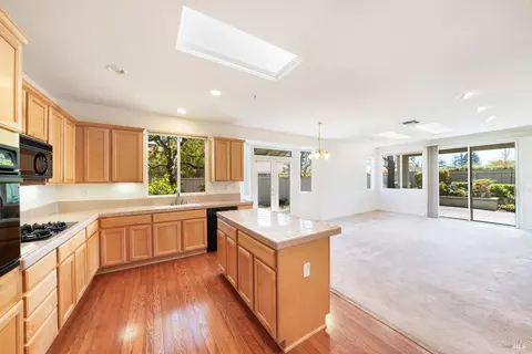 Kitchen - 215 Red Mountain Dr, Cloverdale, CA 95425 photo 5 of 5