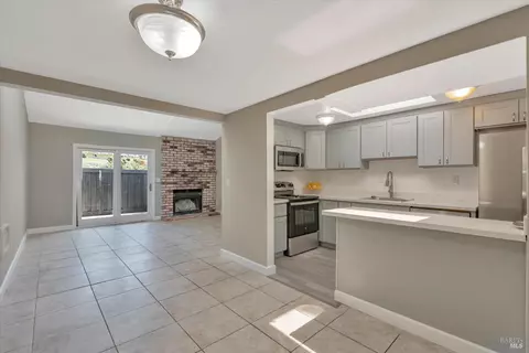 100 White Pine Dr, Vallejo, CA 94591 photo 3
